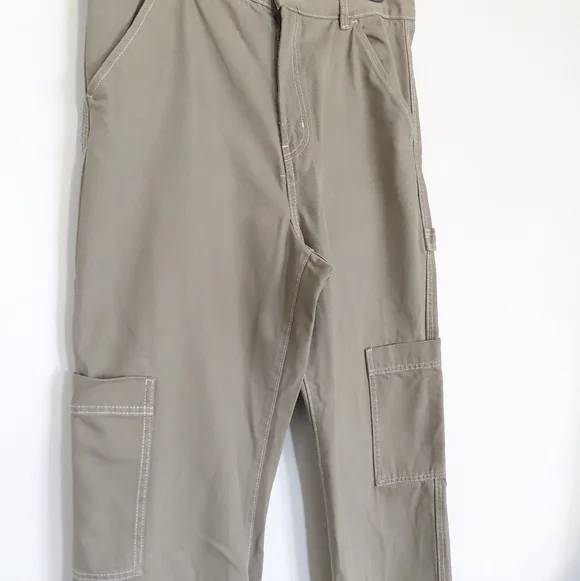 H&M Women's Olive Green Wide Leg Highrise Cargo Jeans Size 14 - Picture 2 of 12